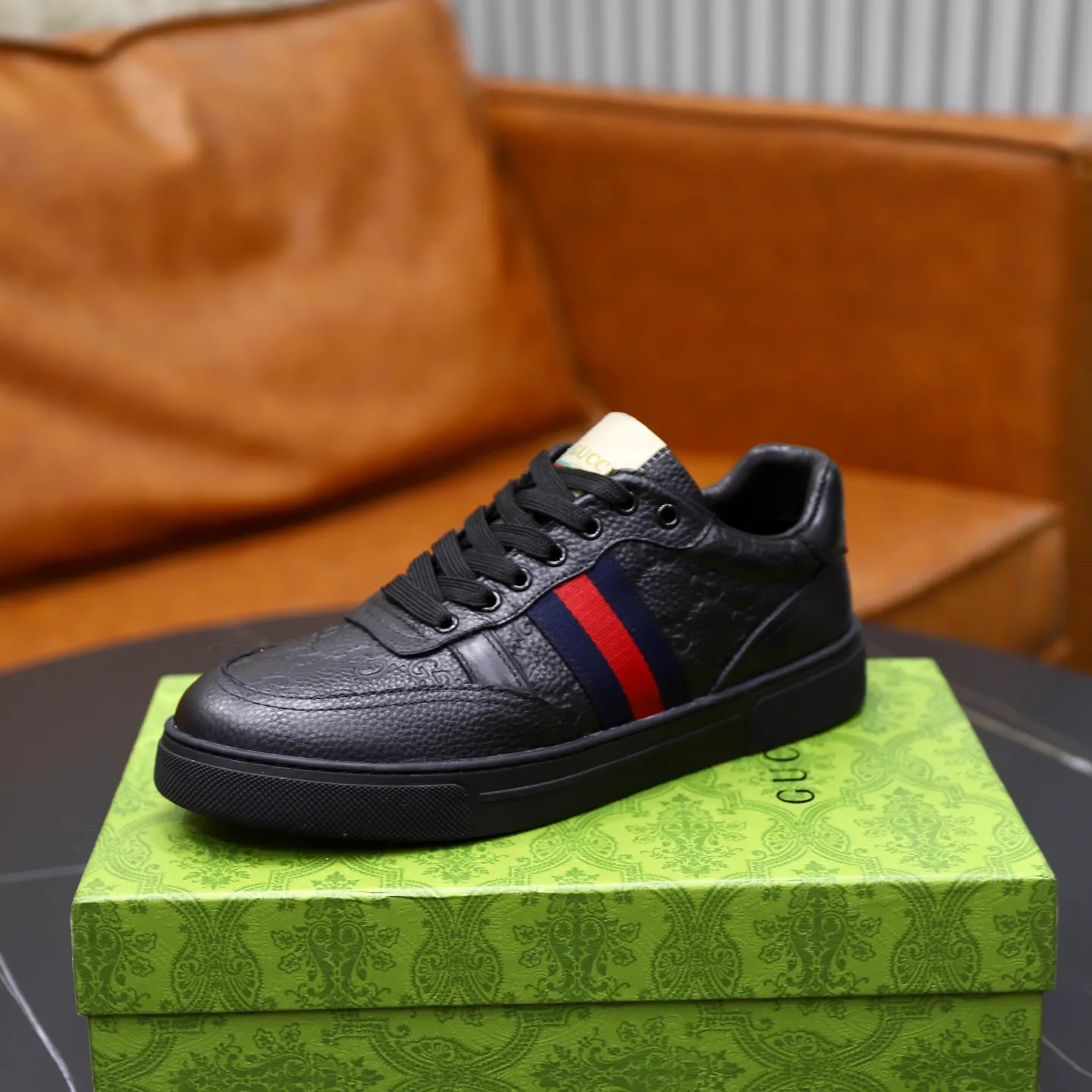 Ex-factory price: 440💰🙅‍♂️🙅‍♂️🙅‍♂️ Brand: GUCCI Standard code: 38-44 (45 customized) Grade: Same as the official website Material: Original leather splicing Comfortable and breathable sheepskin lining Original wear-resistant outsole Style category: Men's fashionable casual shoes Running sneakers Distinguished luxury brand elements Top luxury Color: actual picture color